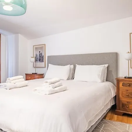 6 - By Wehost Apartment *