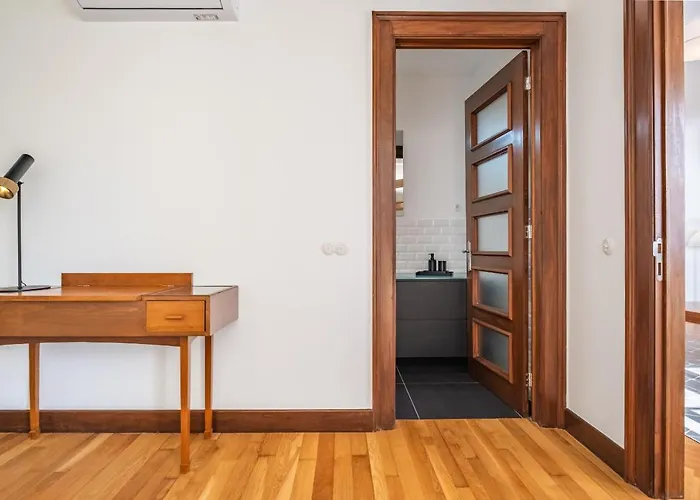 Διαμέρισμα 6 - By Wehost